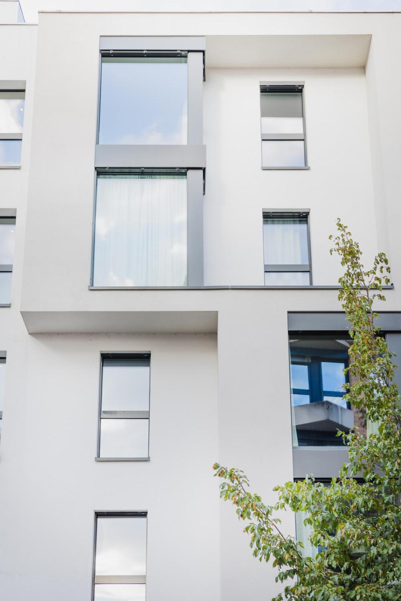 Base Nyon Hotel ภายนอก รูปภาพ