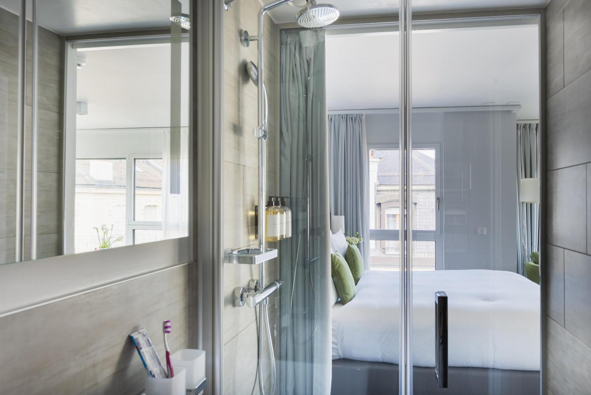 Base Nyon Hotel ภายนอก รูปภาพ