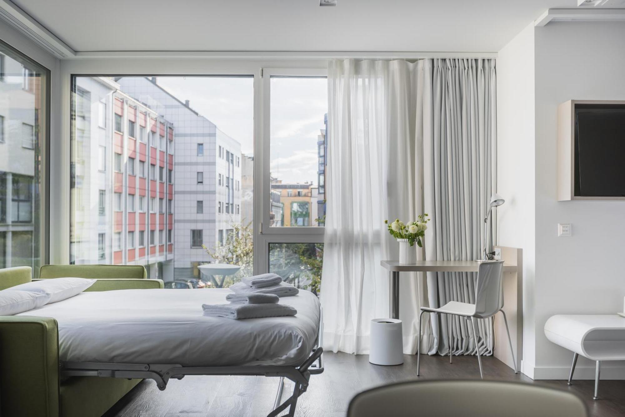 Base Nyon Hotel ภายนอก รูปภาพ