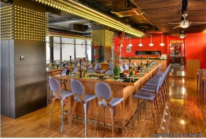 Base Nyon Hotel ภายนอก รูปภาพ
