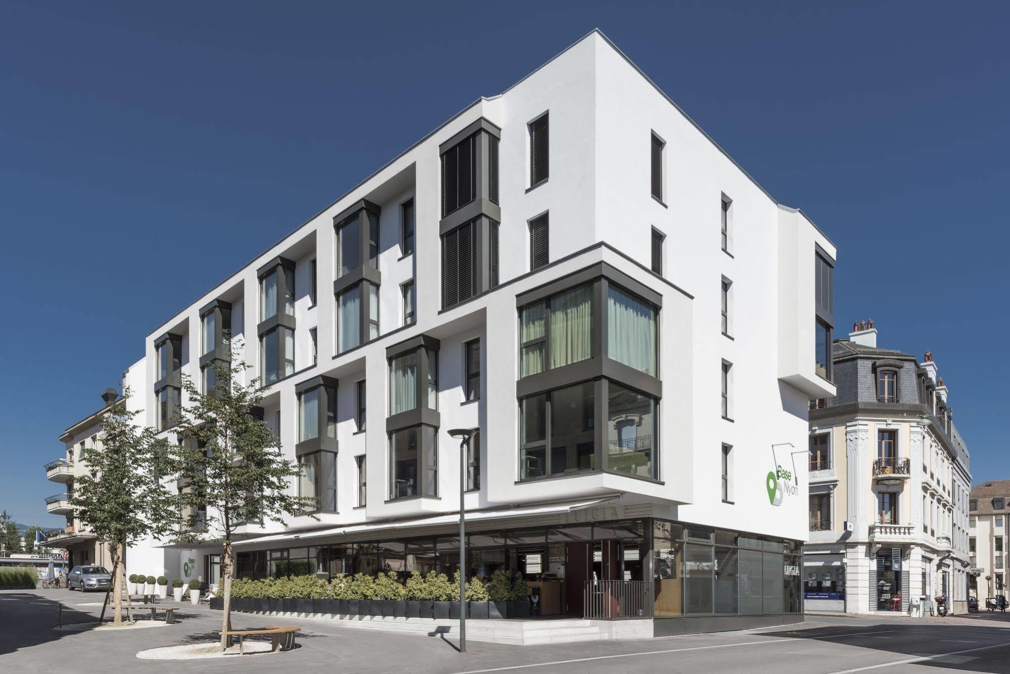 Base Nyon Hotel ภายนอก รูปภาพ